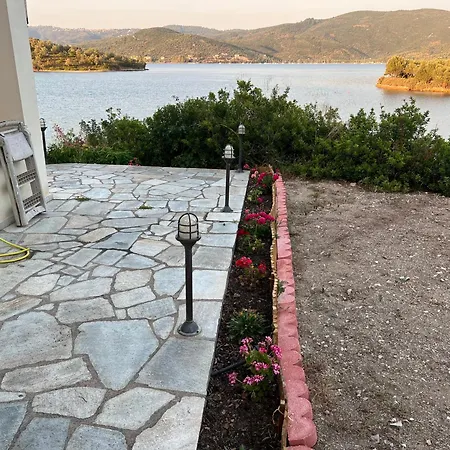 Sea House Koukouleika Vakantiehuis Milína