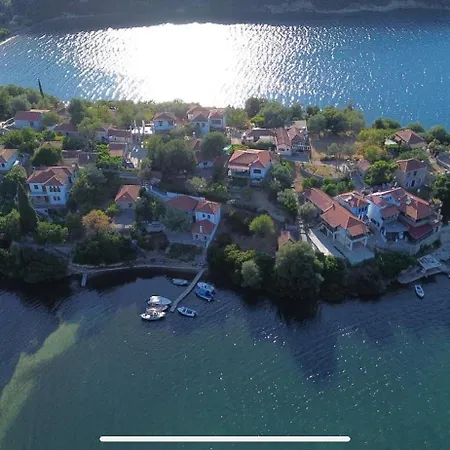 Sea House Koukouleika 밀리나